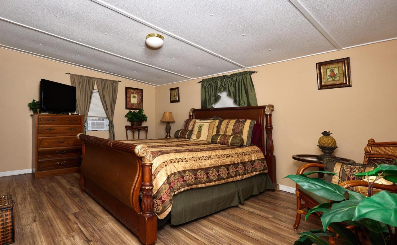 Room In Bb - Pleasant Days Bb Tropical Master Suite Homosassa Exterior foto